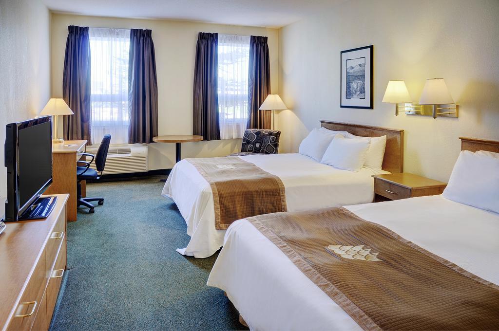 Lakeview Inns & Suites - Okotoks Номер фото